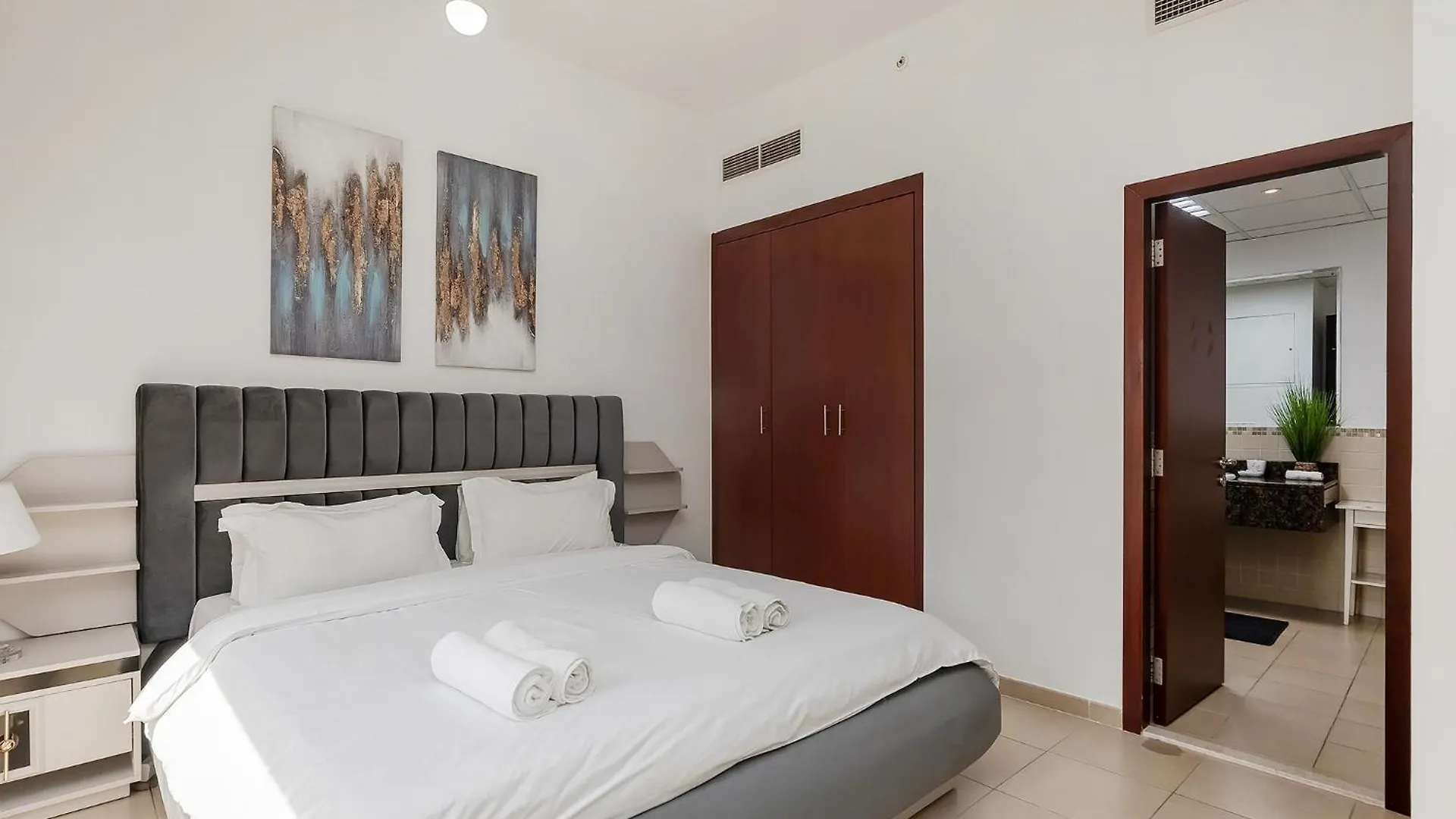 Beautiful 1Br Apartment With Sea View Dubai 0*,  Emirati Arabi Uniti