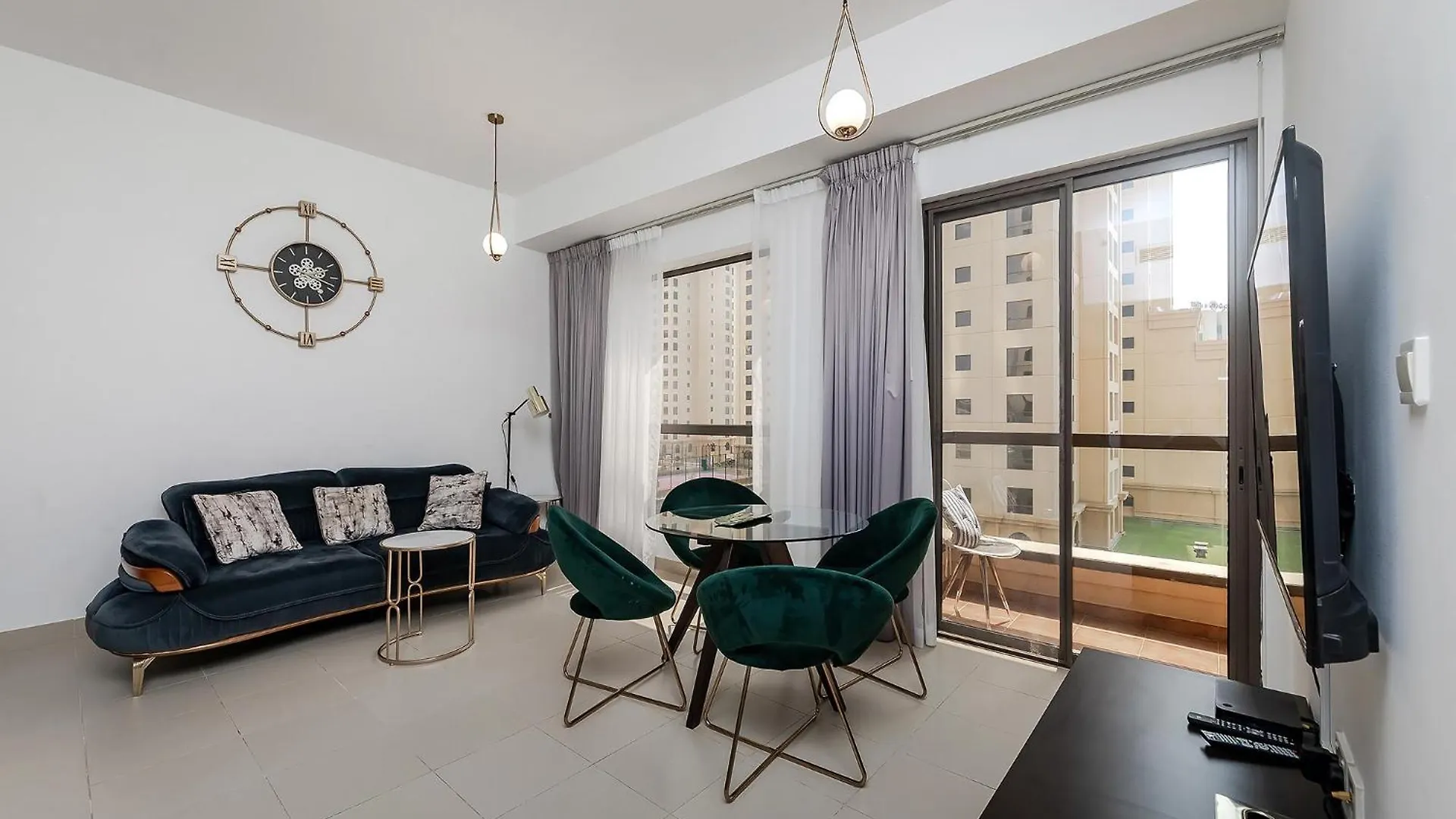 Beautiful 1Br Apartment With Sea View Dubai